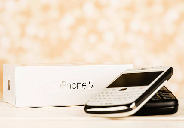 Apple and Samsung Poised to Weather 2026 Memory-Chip Costs, Counterpoint Finds