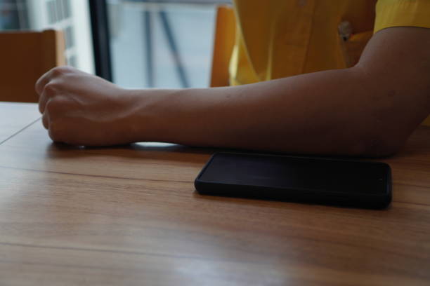 Powerplay 2 Review: A thinner, cheaper wireless charging pad with notable tradeoffs